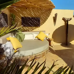 Riad Miss Caracal ***